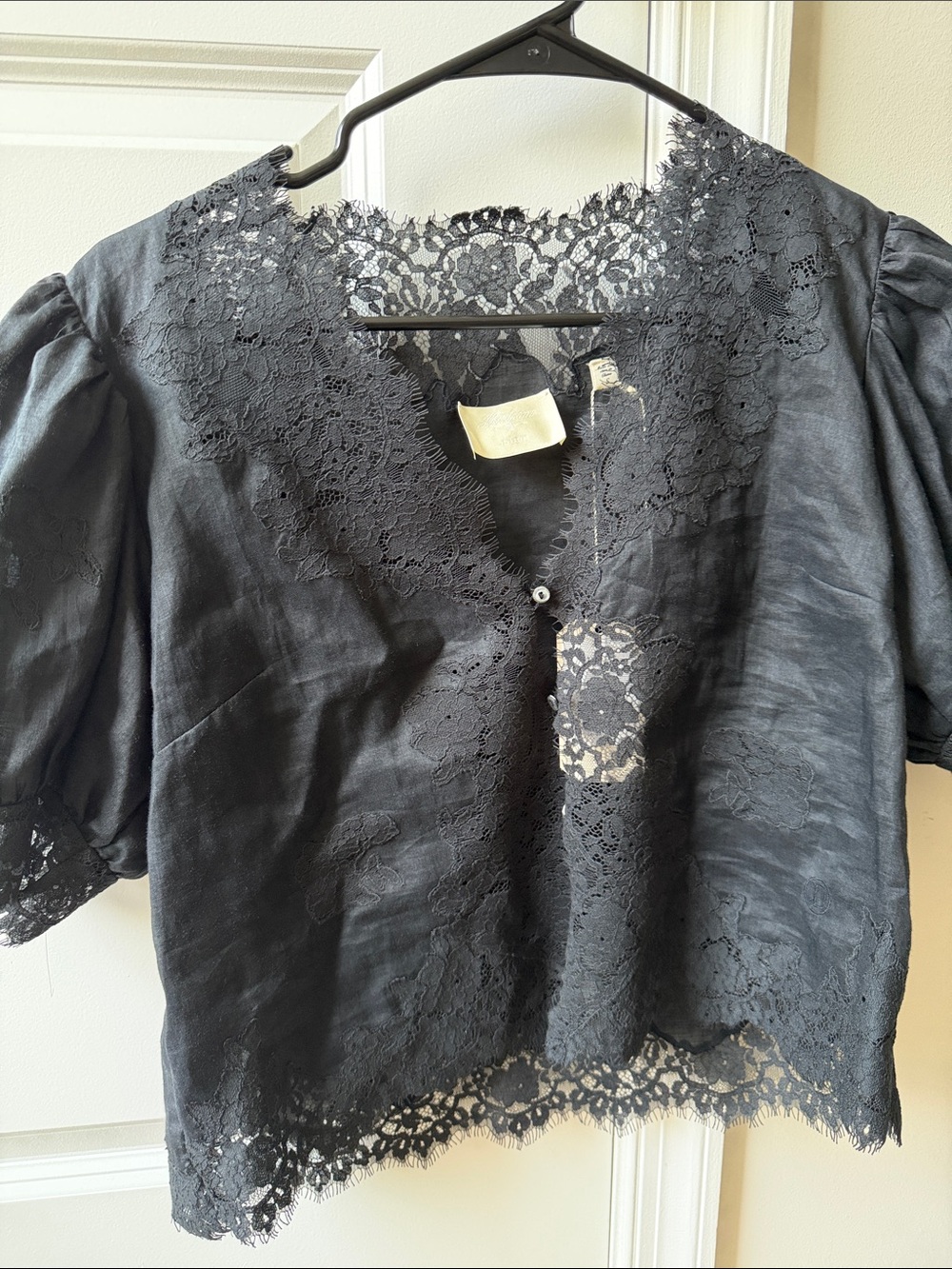 Doen Ramie blouse black Lace Trim Puff Sleeve Women's Top is new with tag